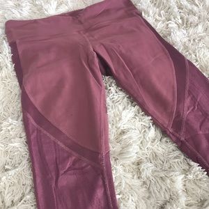 ALO Yoga Vitality Legging in Grenache/Mauve